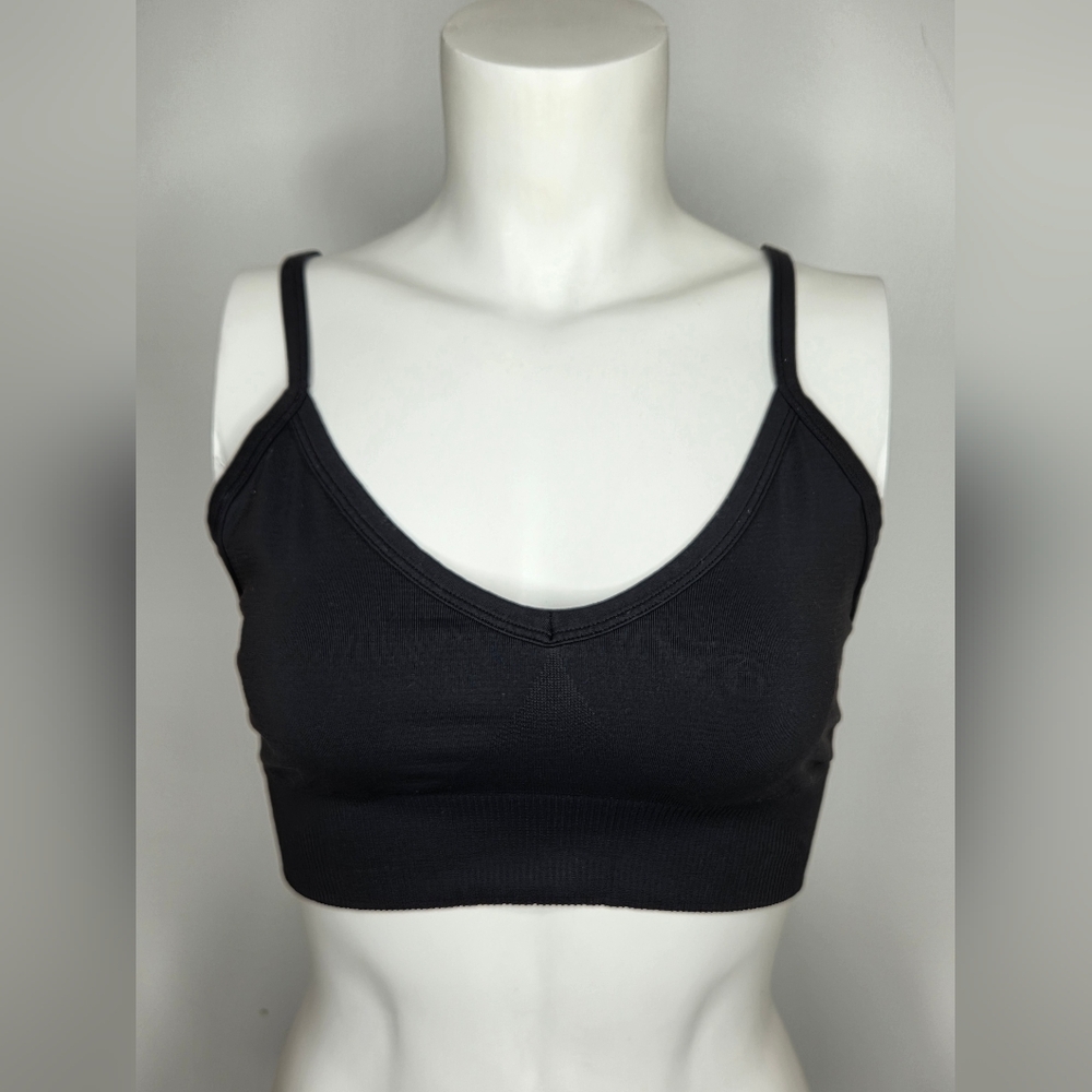 Lululemon Athletica Size 6 Classic Black Women's Crop Top - Picture 2 of 8